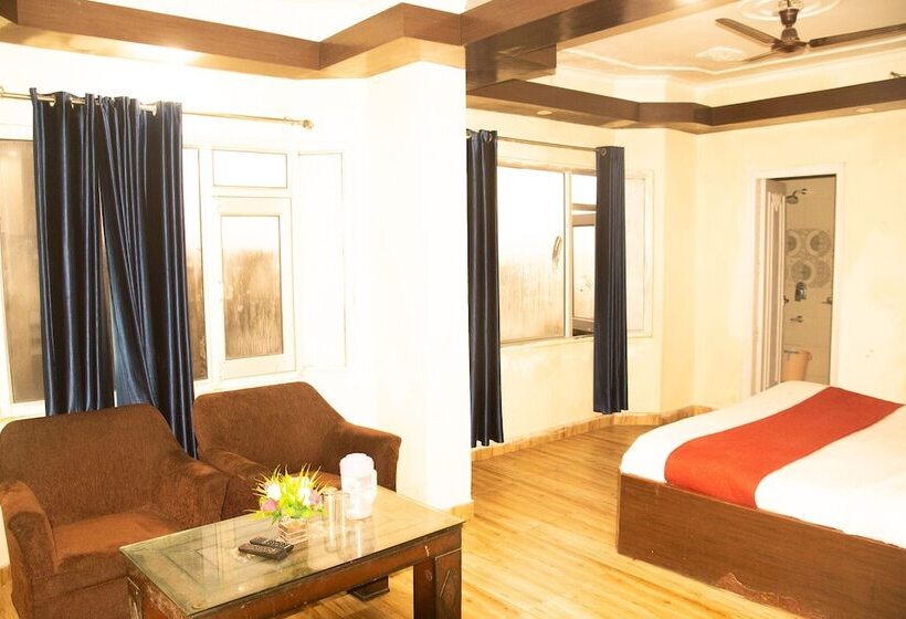 Riversun Hotel Mall Road