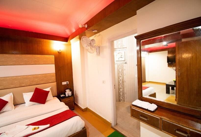 Riversun Hotel Mall Road