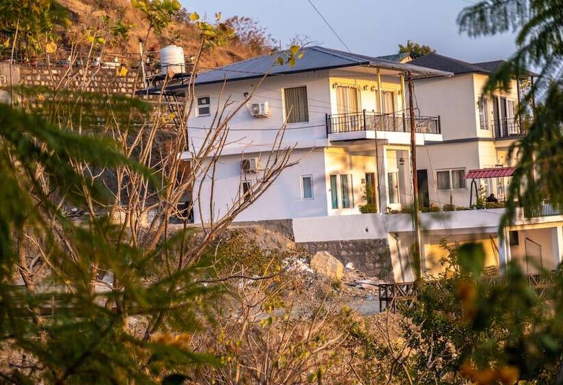 בית מלון כפרי The Bougainvillea Retreat Dehradun