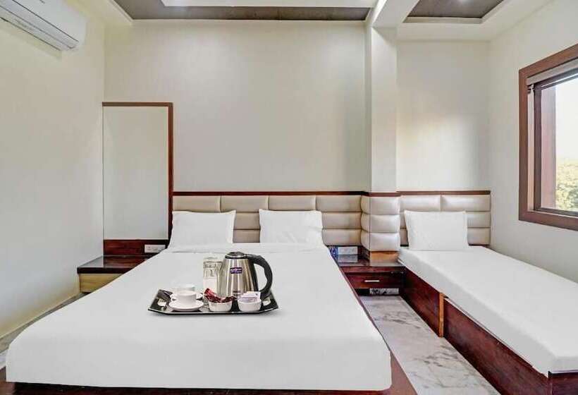 Отель Sahibs Rs Palace