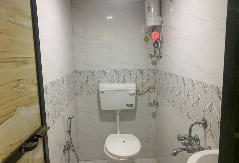 בית מלון כפרי Sai Plaza