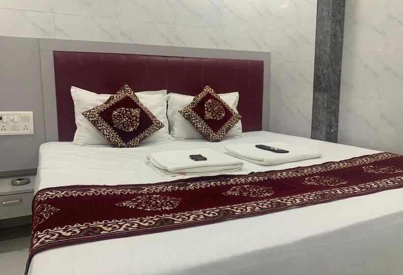 בית מלון כפרי Sai Plaza