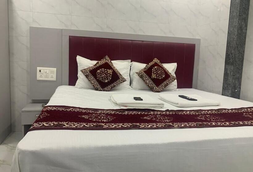 בית מלון כפרי Sai Plaza