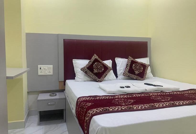 בית מלון כפרי Sai Plaza