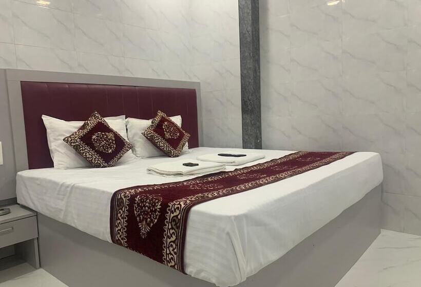 בית מלון כפרי Sai Plaza