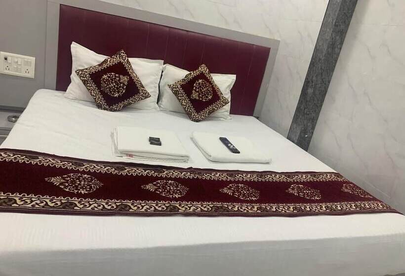 בית מלון כפרי Sai Plaza