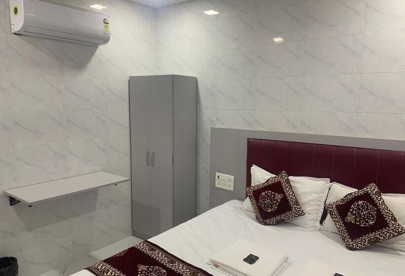 בית מלון כפרי Sai Plaza