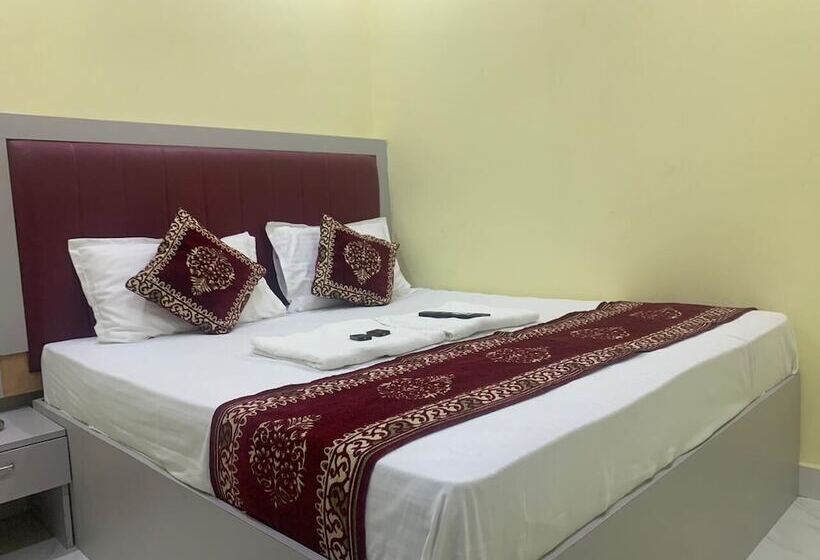 בית מלון כפרי Sai Plaza