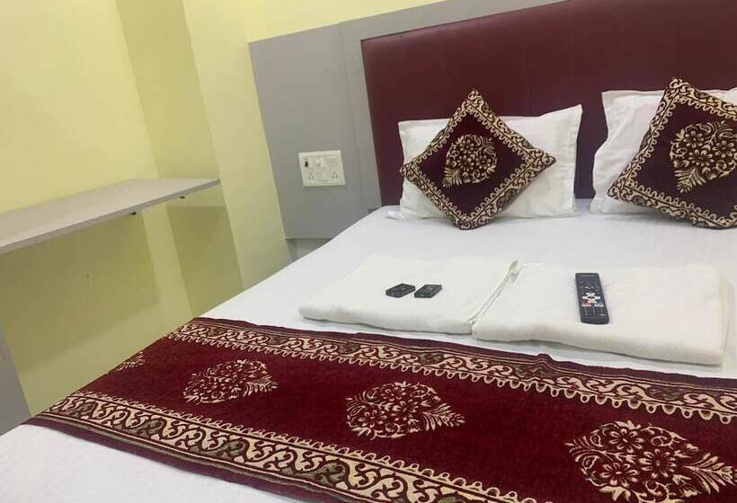 בית מלון כפרי Sai Plaza