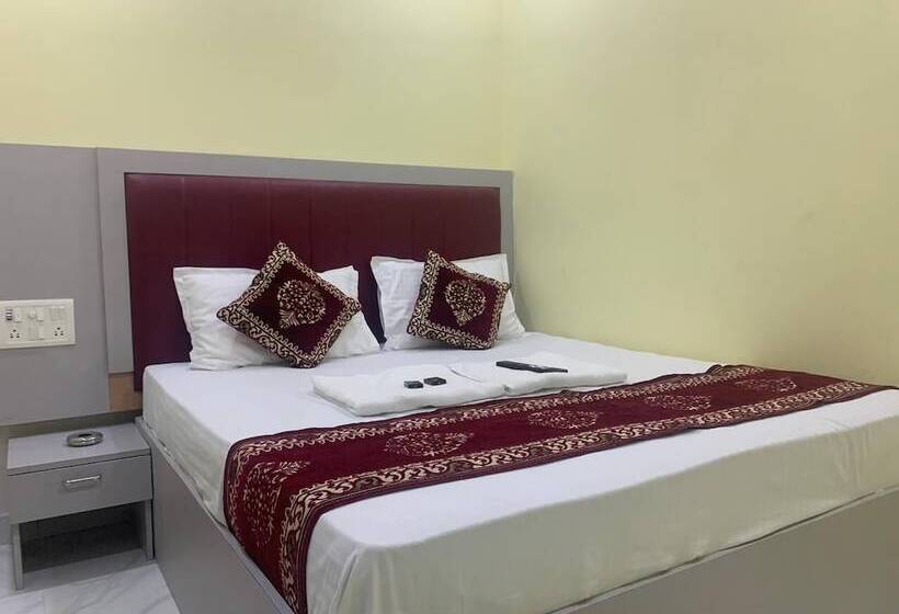 בית מלון כפרי Sai Plaza