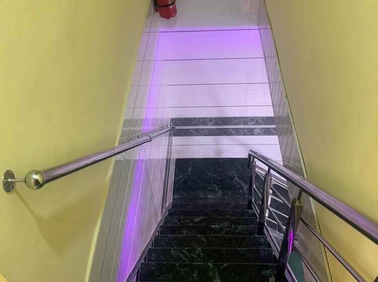 בית מלון כפרי Sai Plaza