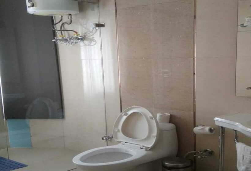 فندق Serkong House