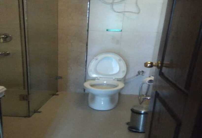 فندق Serkong House