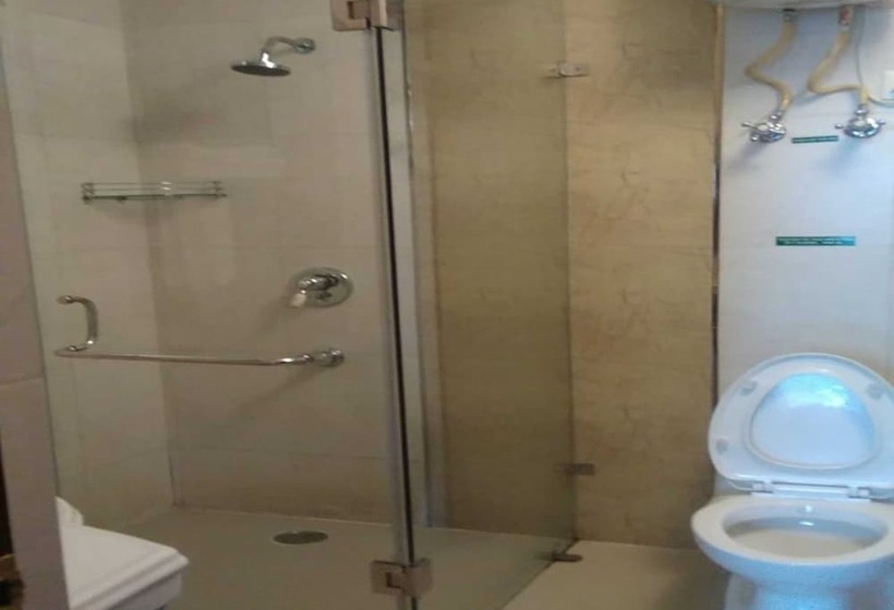 فندق Serkong House