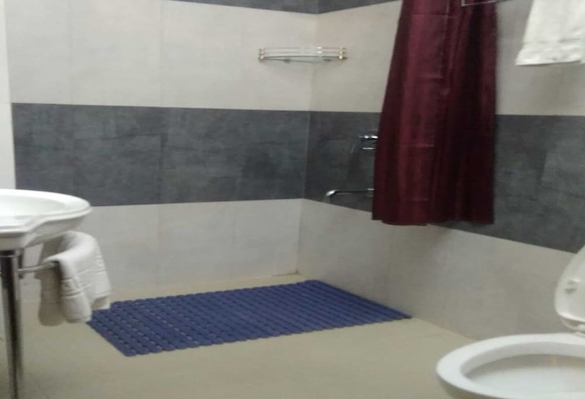 فندق Serkong House