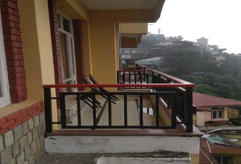 فندق Serkong House