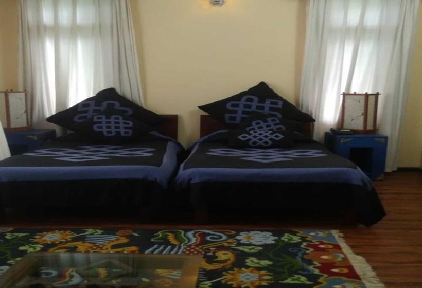 فندق Serkong House