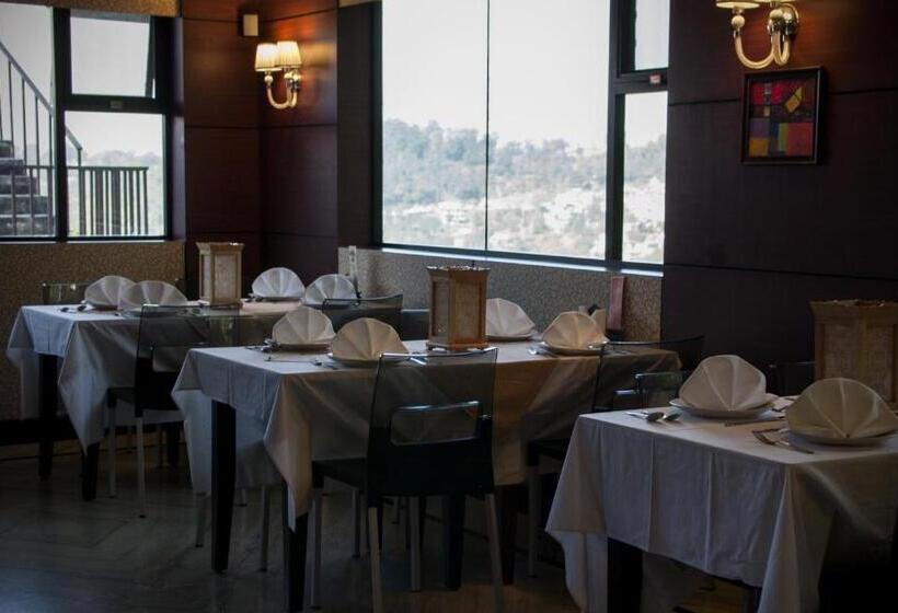 فندق Serkong House