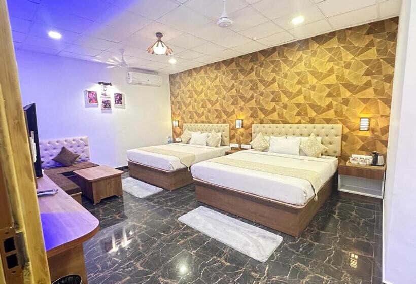 בית מלון כפרי Shine Residency