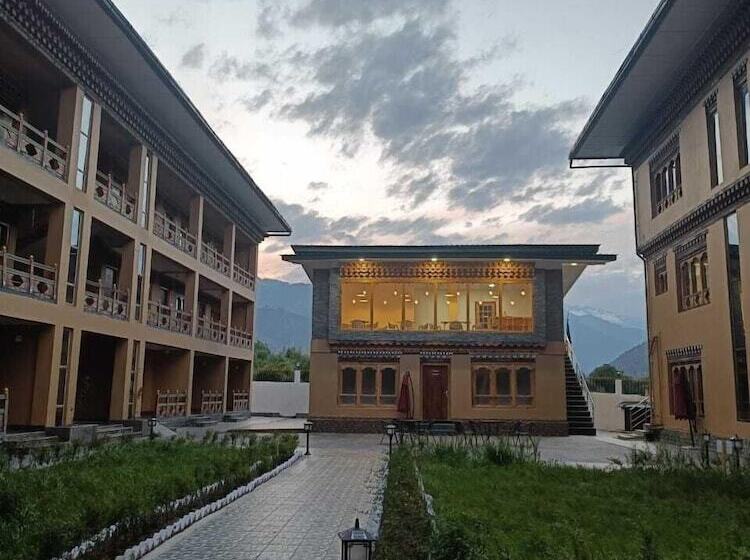 هتل Shomo Chuki Resort