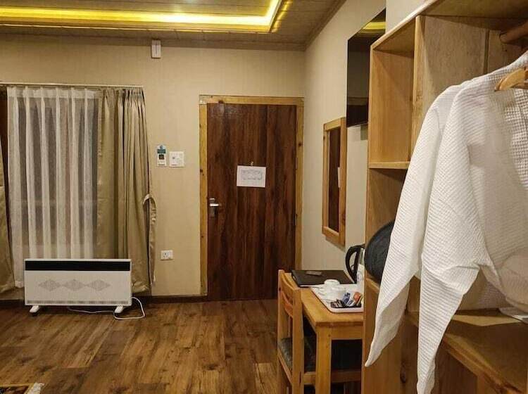 Отель Shomo Chuki Resort