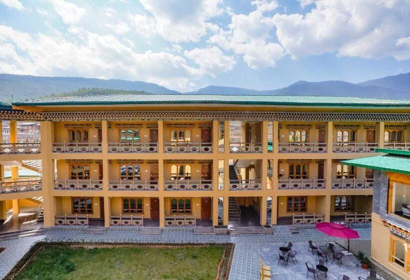 هتل Shomo Chuki Resort