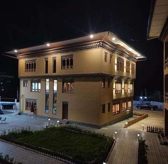 هتل Shomo Chuki Resort