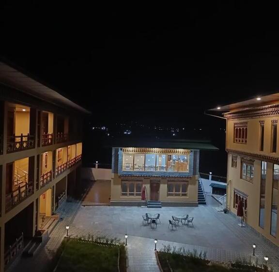 هتل Shomo Chuki Resort