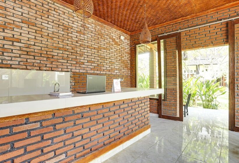 Отель Spot On 90882 Sari Homestay Near Garuda Wisnu Kencana