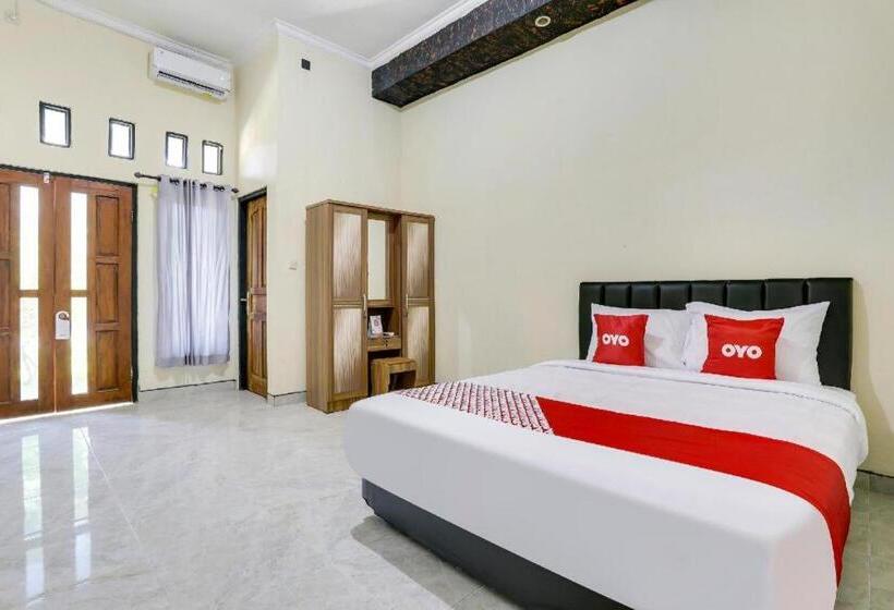 Отель Spot On 90882 Sari Homestay Near Garuda Wisnu Kencana