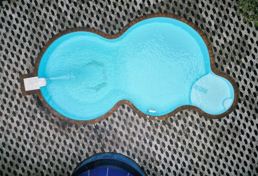 هتل Spring Muunnar