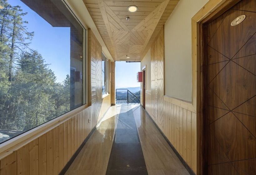 Отель Sterling Shivalik Chail