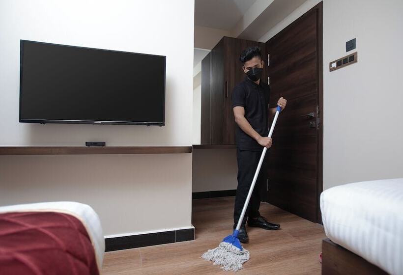 Отель Supreme Stay