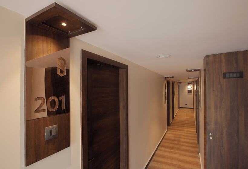 Отель Supreme Stay