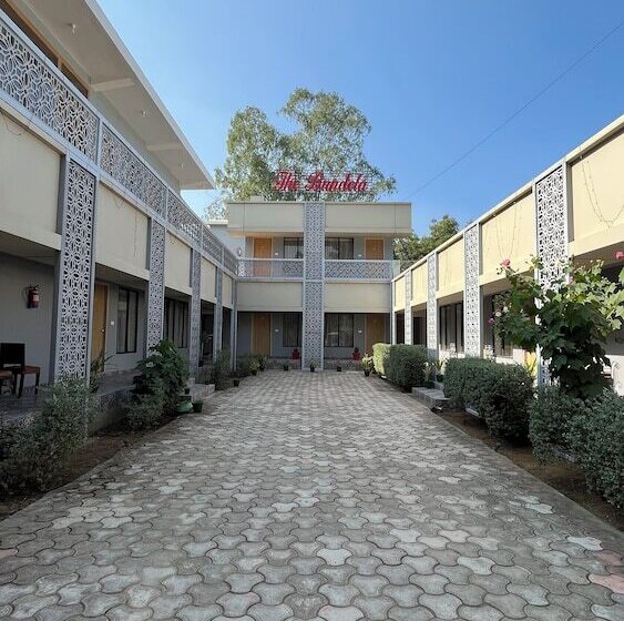 Отель The Bundela   Khajuraho, Madhya Pradesh