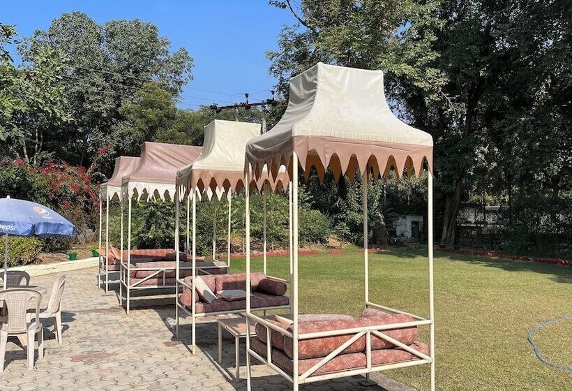 Отель The Bundela   Khajuraho, Madhya Pradesh