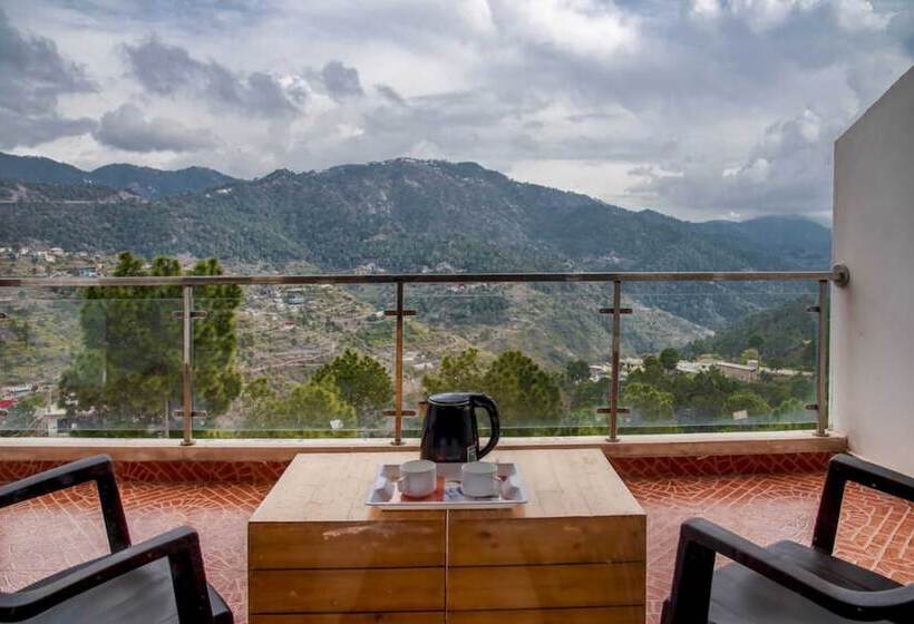 فندق The Family House