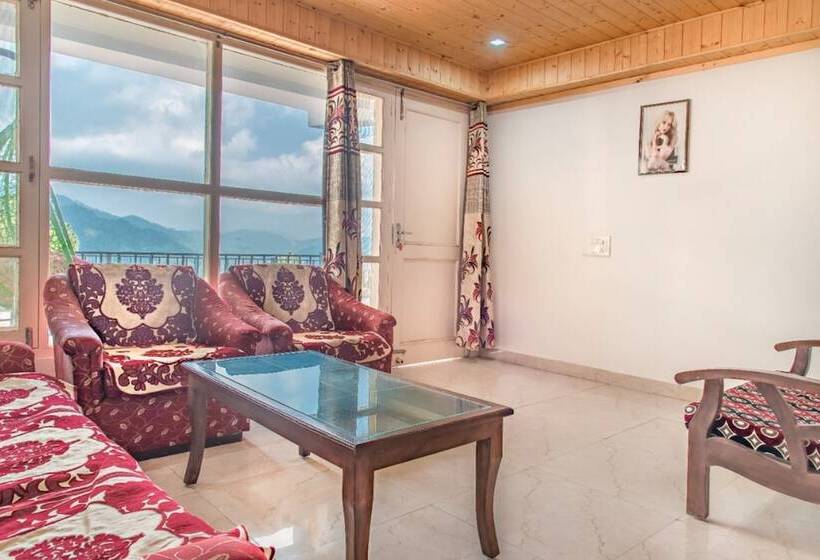 فندق The Family House