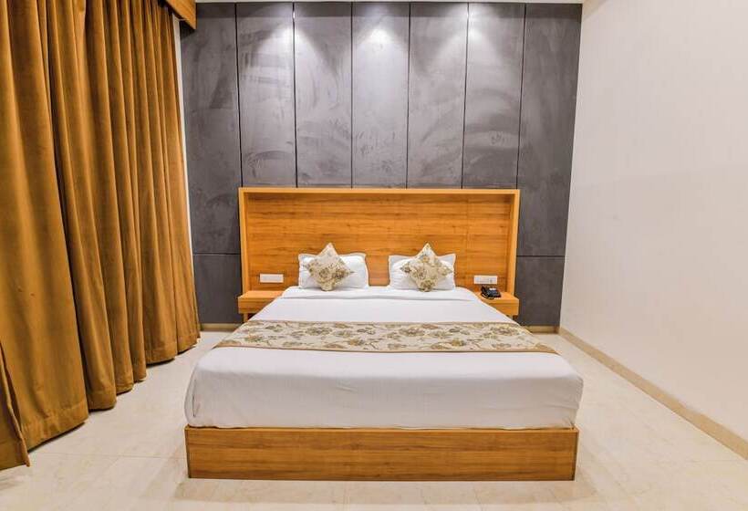 فندق The Grand Siddharth