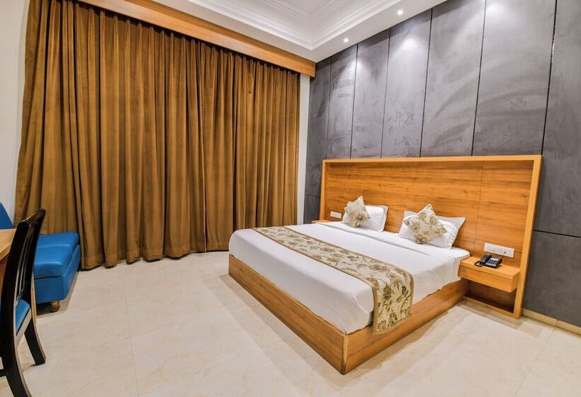 فندق The Grand Siddharth