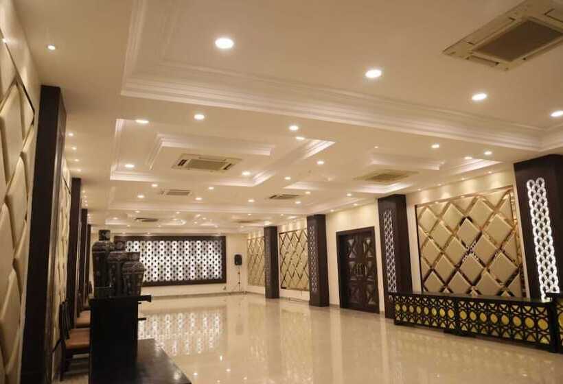 فندق The Grand Siddharth