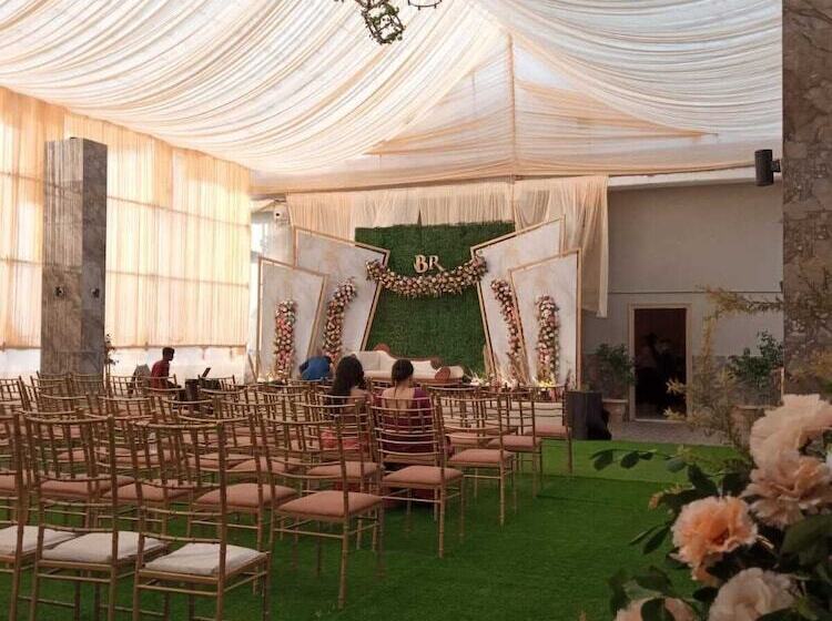 فندق The Mirana