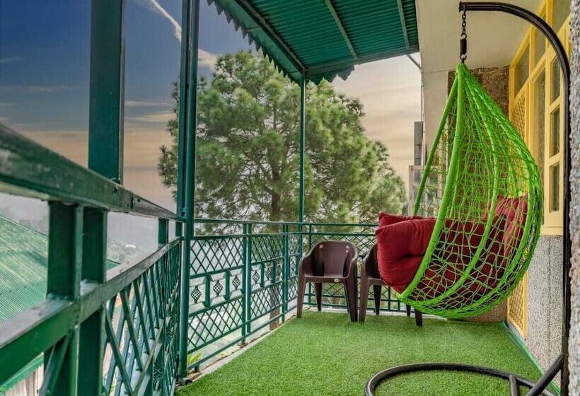 فندق The Party House