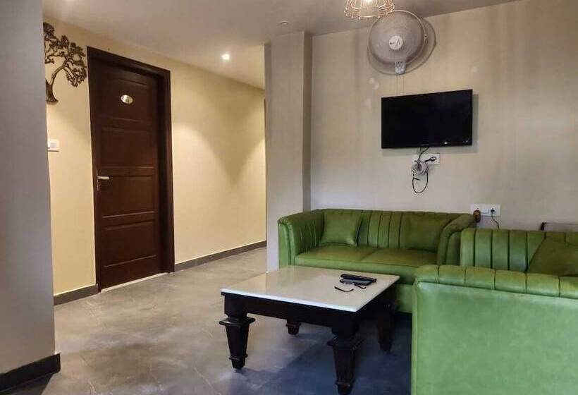 בית מלון כפרי The Republic