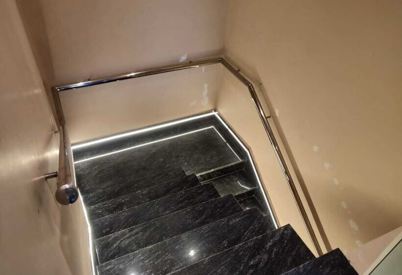 בית מלון כפרי The Republic