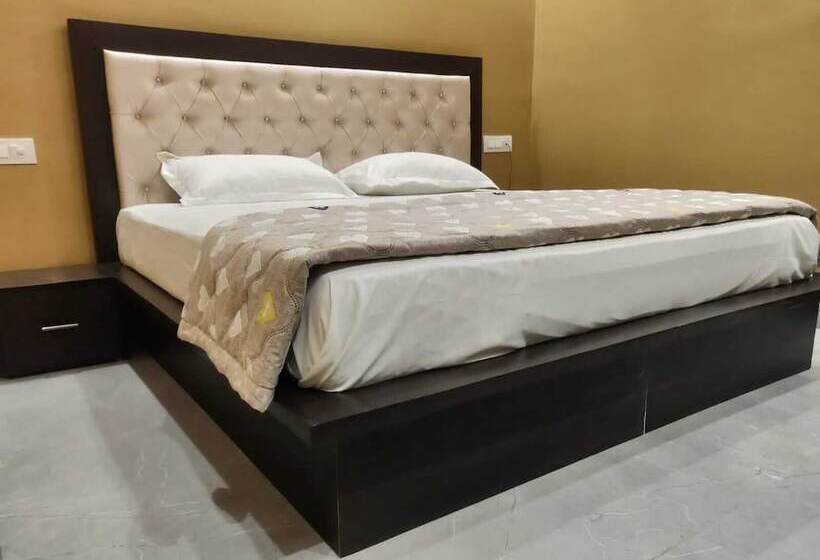 בית מלון כפרי The Republic