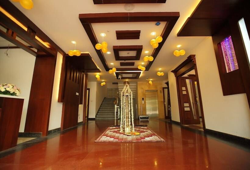 호텔 Theertha International