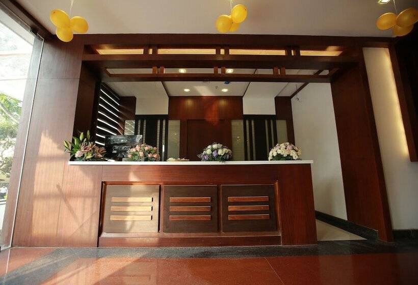 호텔 Theertha International