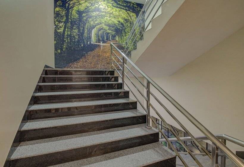 Отель Treebo Alankar Inn