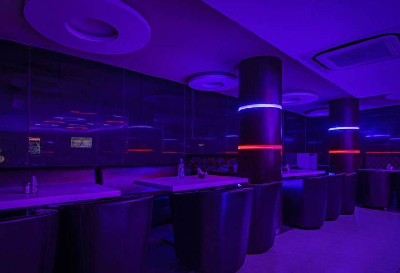 Отель Treebo Alankar Inn